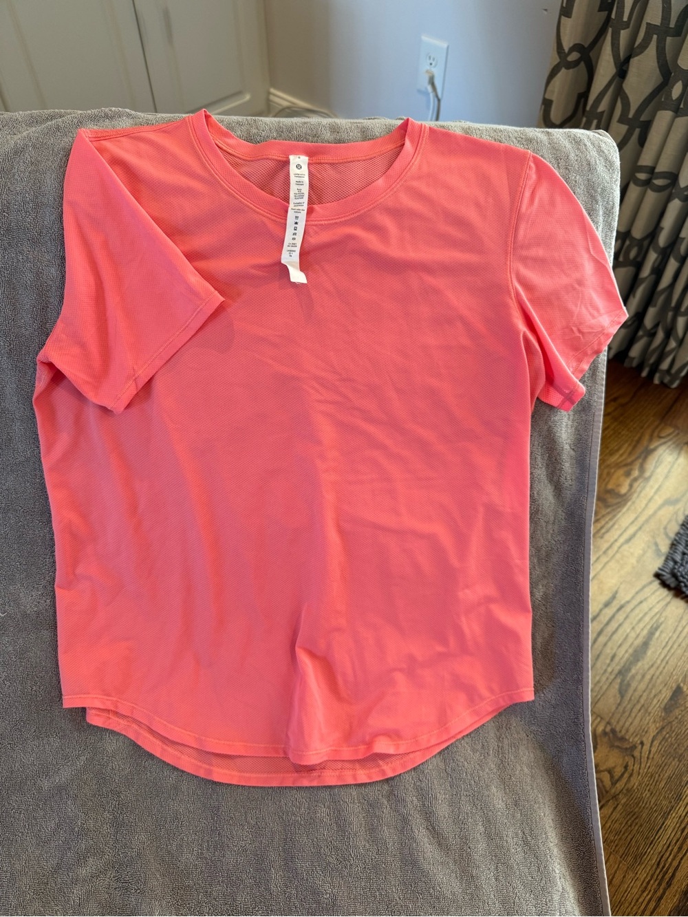 lululemon athletica Coral Short Sleeve Crew Tee